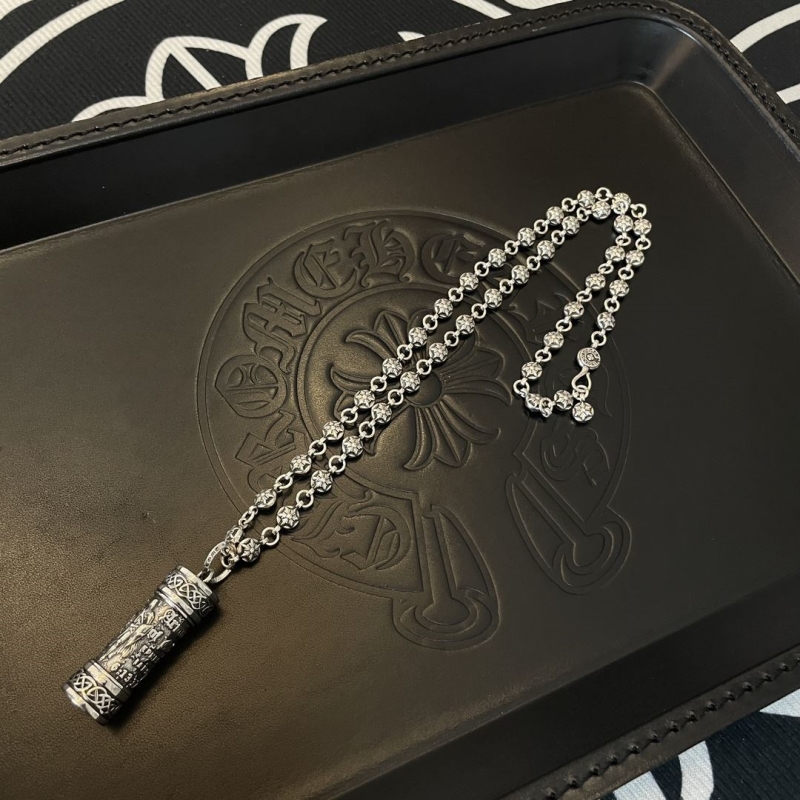 Ch**me He**ts necklaces